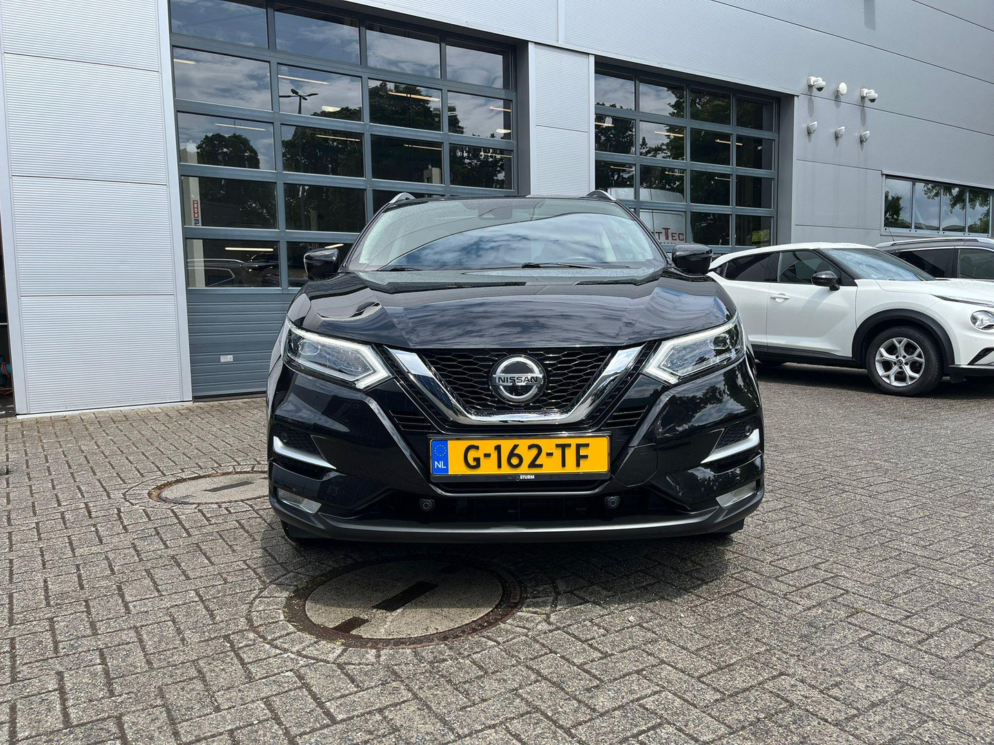 Nissan Nissan