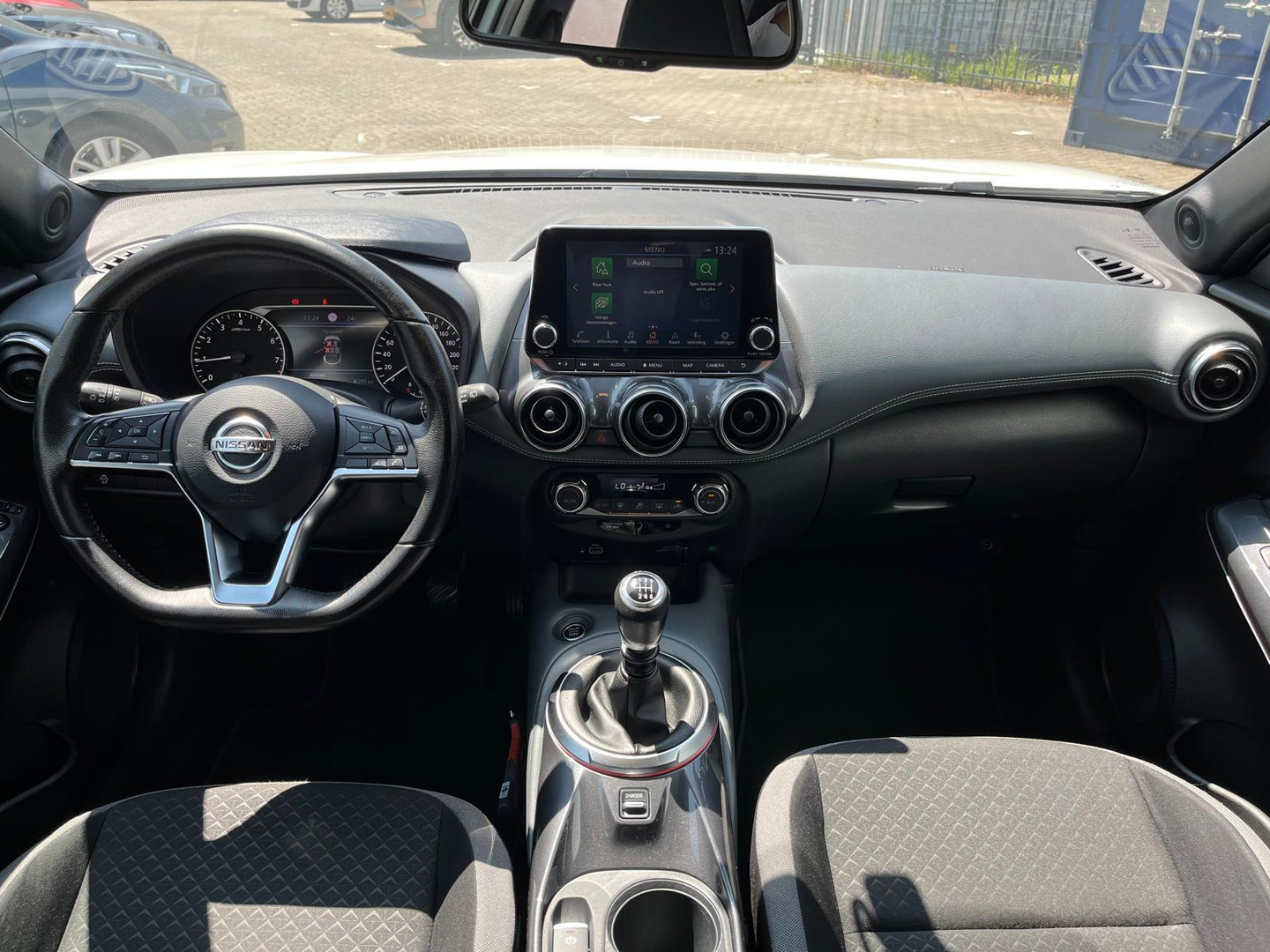 Nissan Nissan