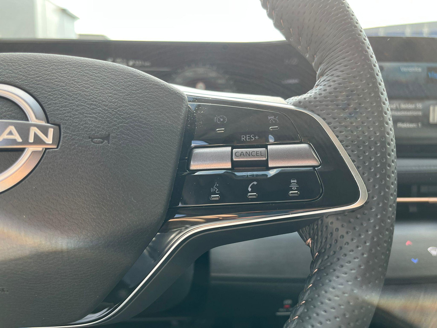 Nissan Nissan