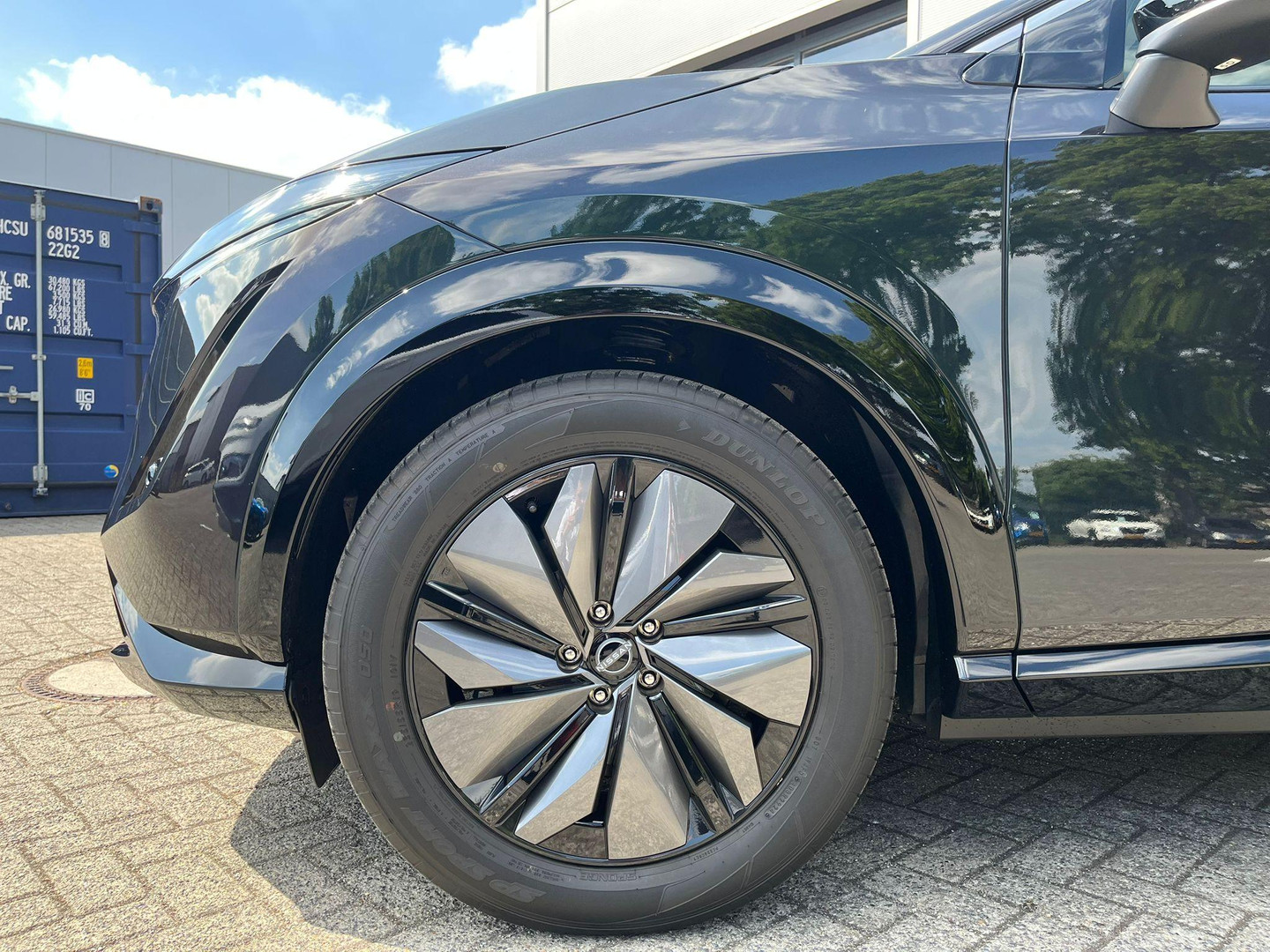 Nissan Nissan