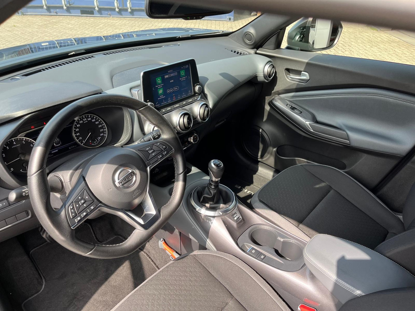 Nissan Nissan