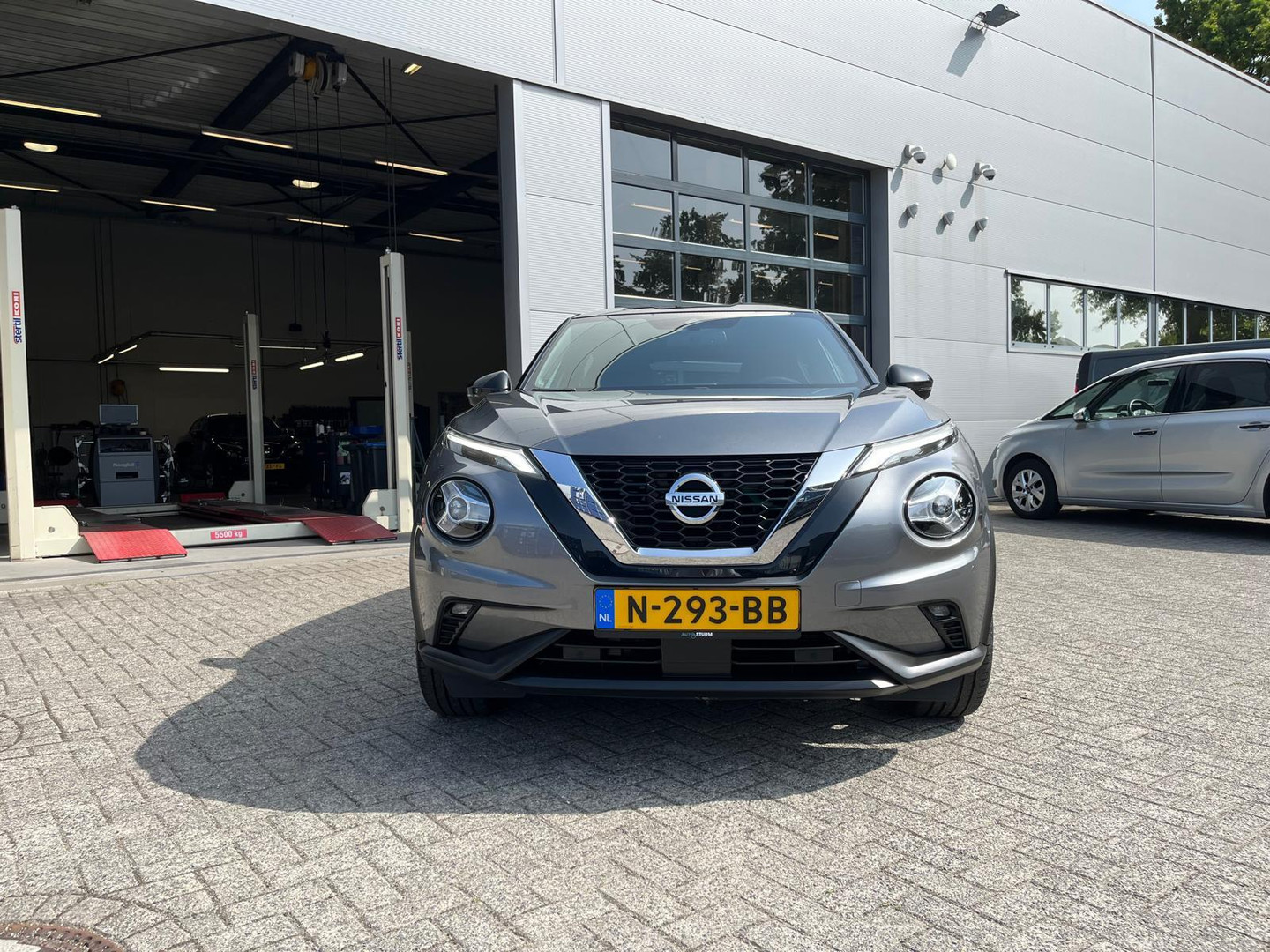 Nissan Nissan