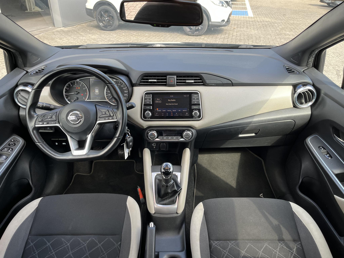Nissan Nissan