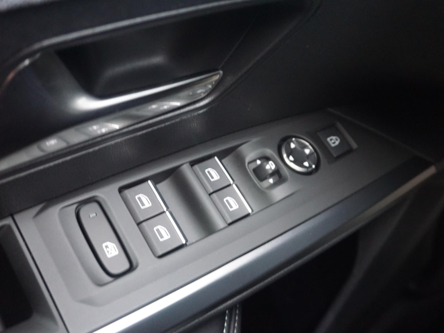 Peugeot e-3008