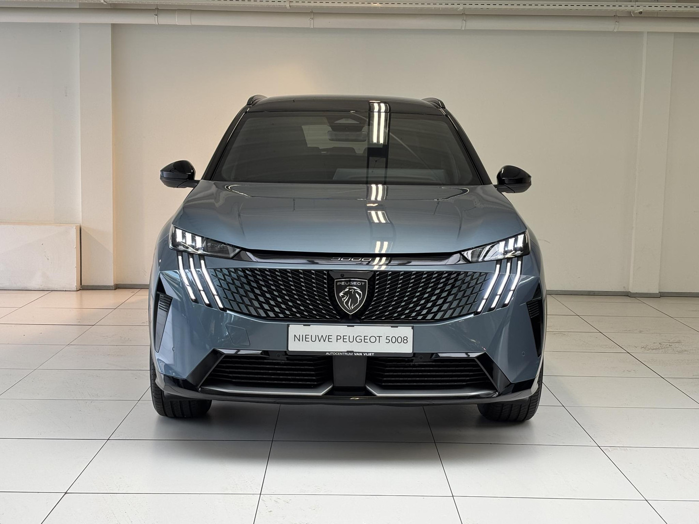 Peugeot e-5008