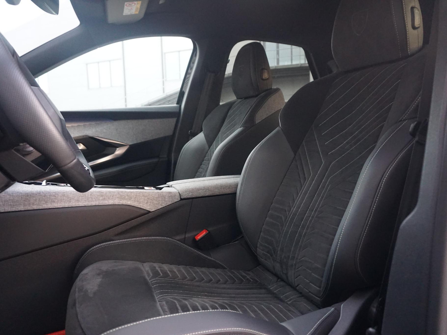 Peugeot e-3008