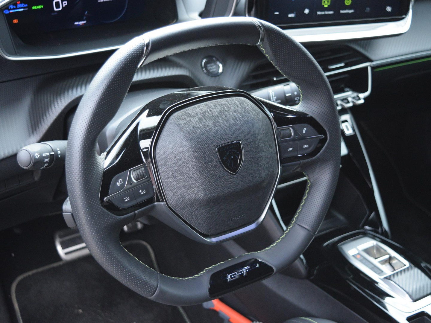 Peugeot e-2008