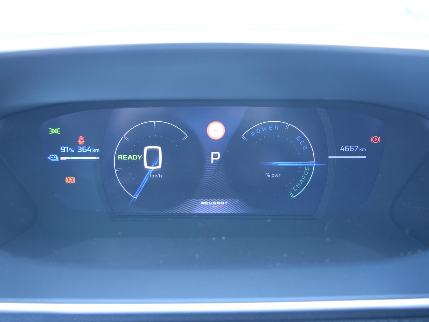 Peugeot e-2008