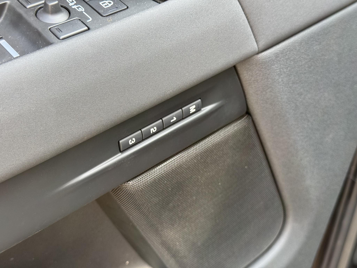 Land Rover Land Rover