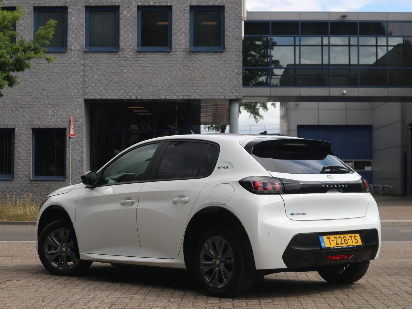 Peugeot Peugeot