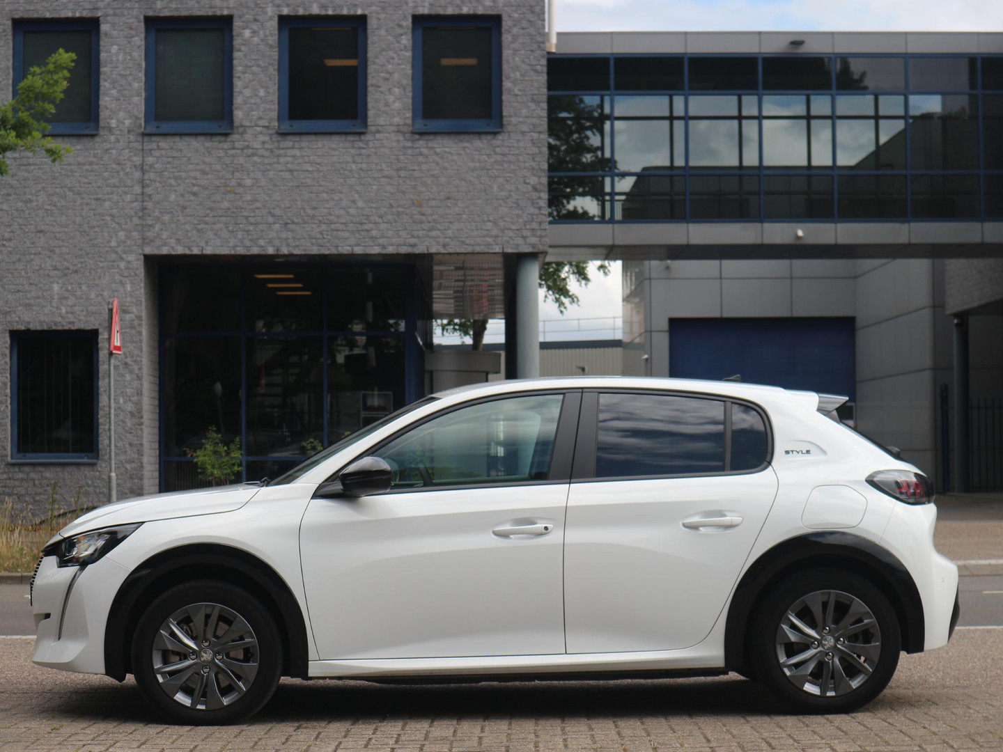 Peugeot Peugeot