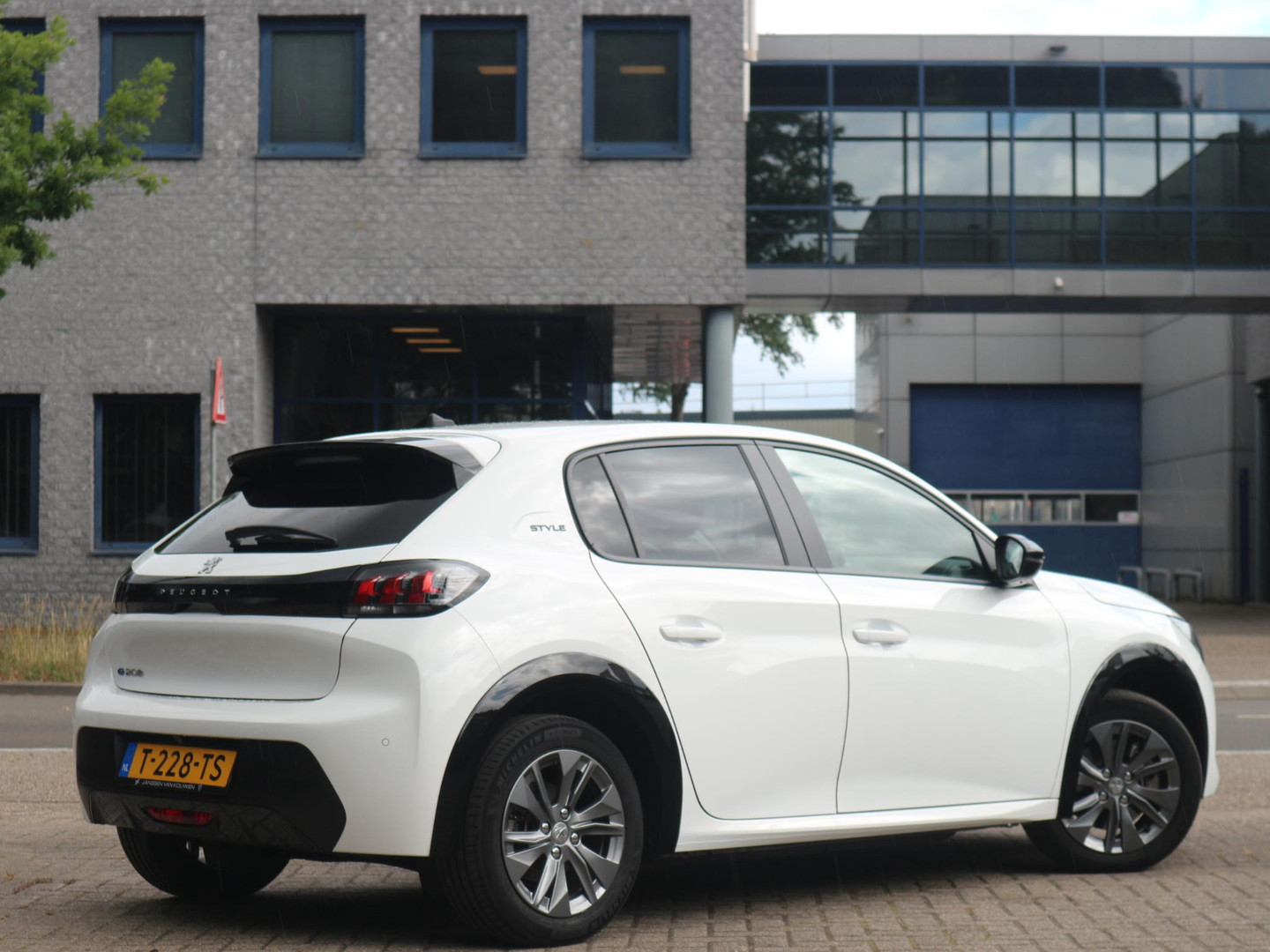 Peugeot Peugeot