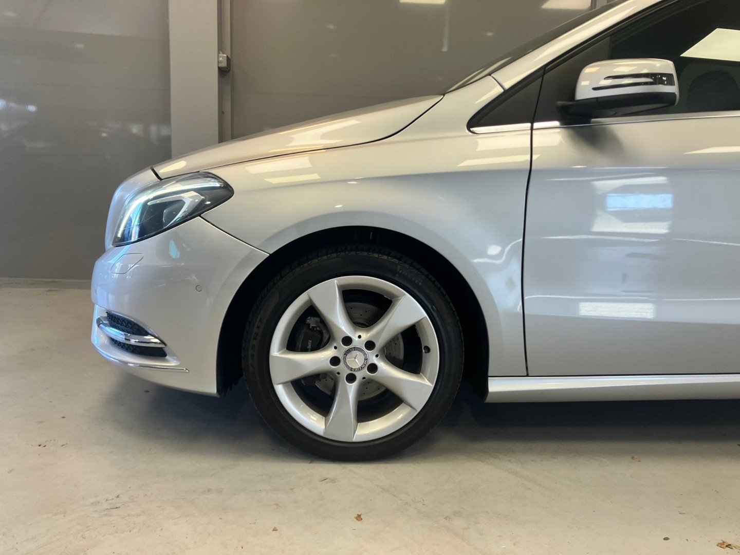 Mercedes-Benz Mercedes-Benz