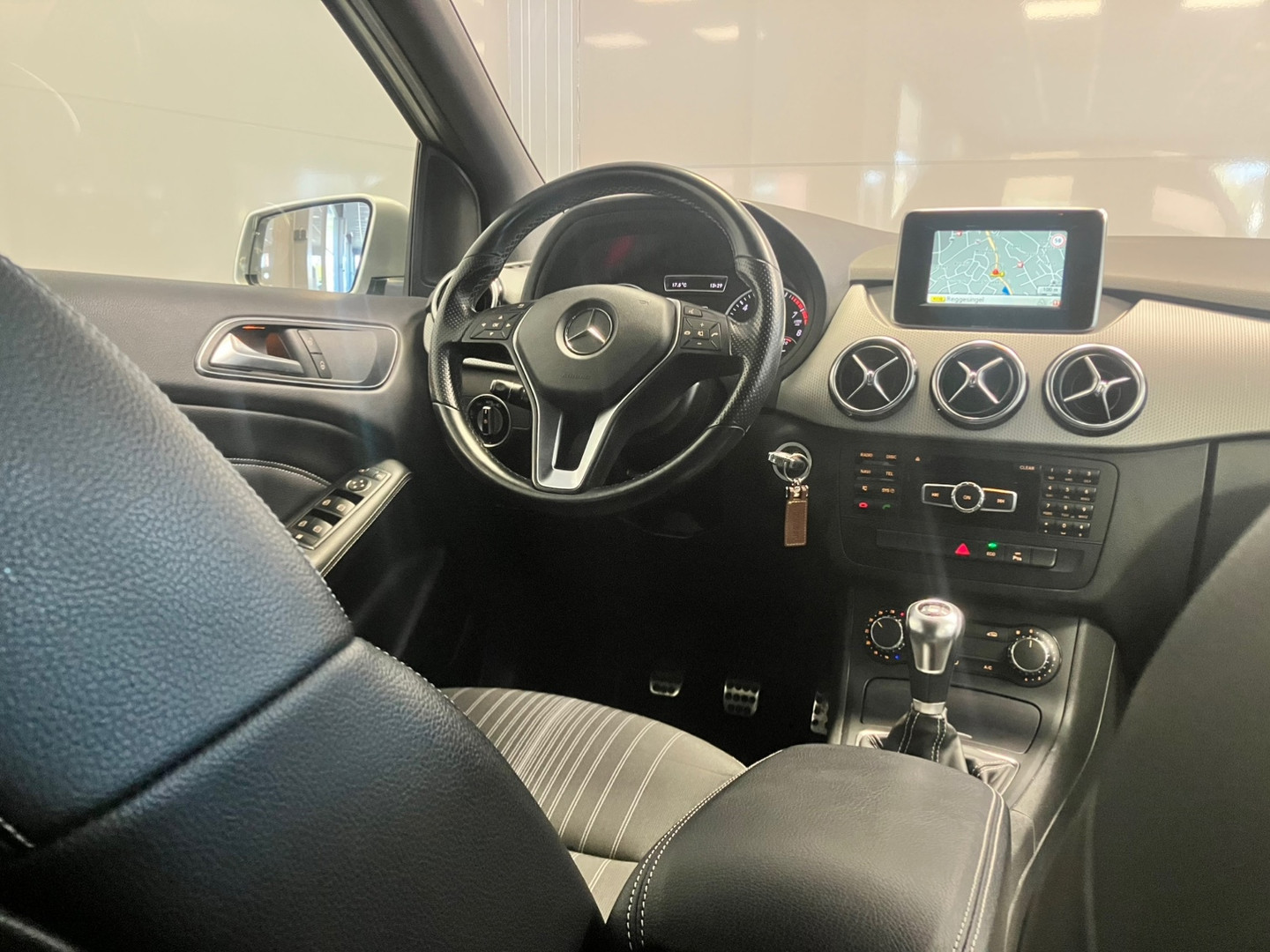 Mercedes-Benz Mercedes-Benz