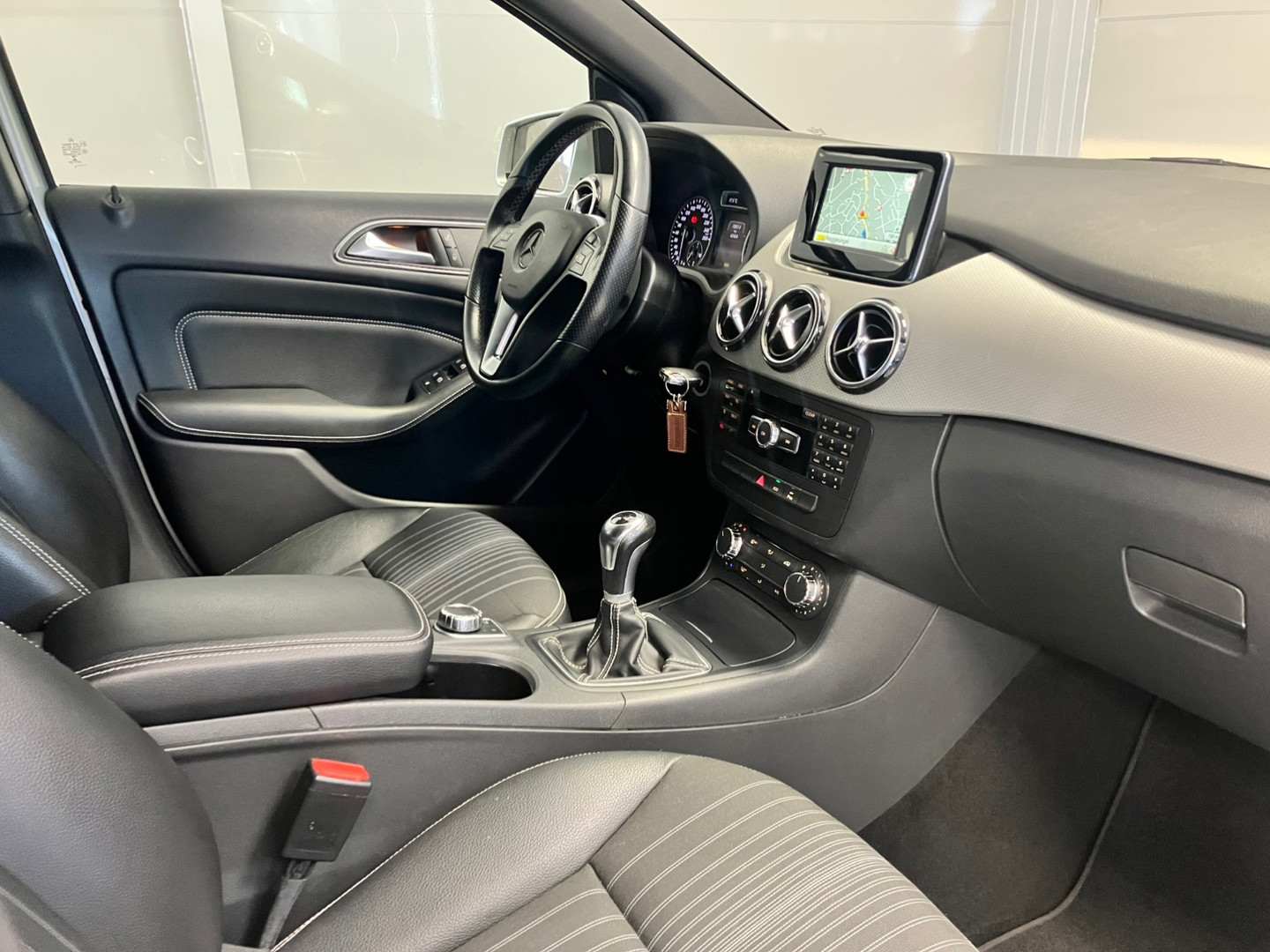 Mercedes-Benz Mercedes-Benz