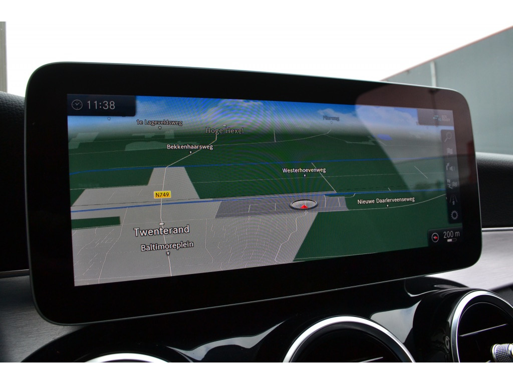 Mercedes-Benz Mercedes-Benz