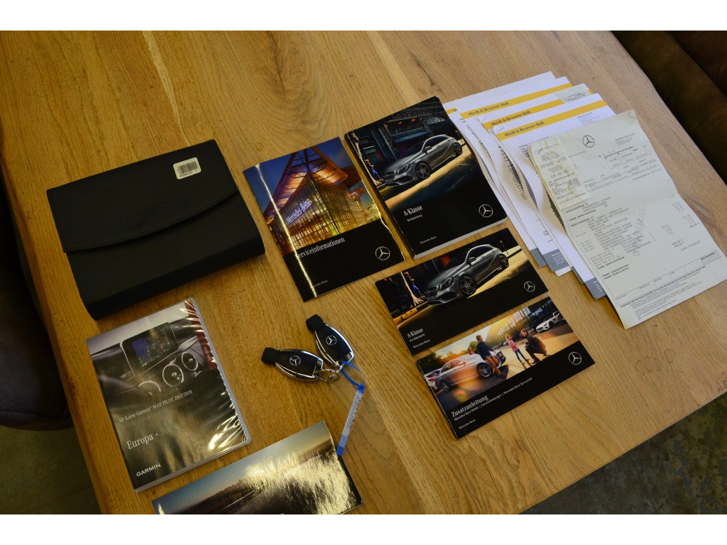 Mercedes-Benz Mercedes-Benz