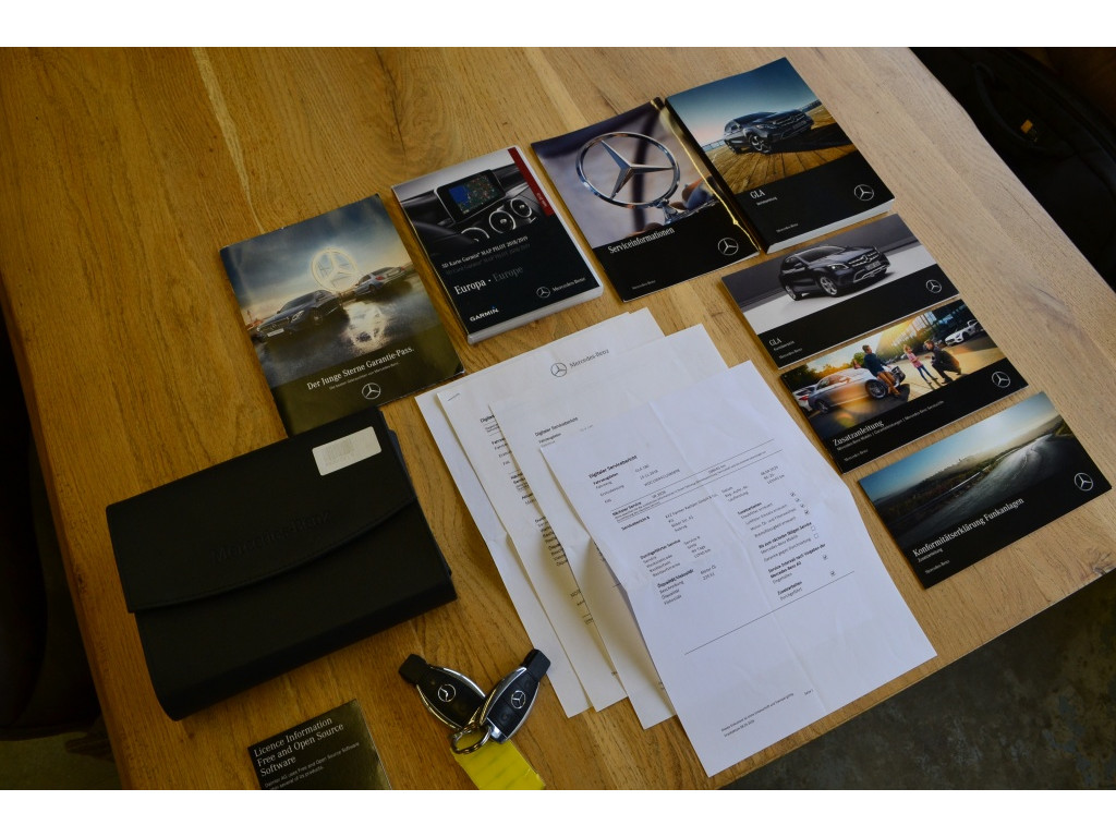 Mercedes-Benz Mercedes-Benz