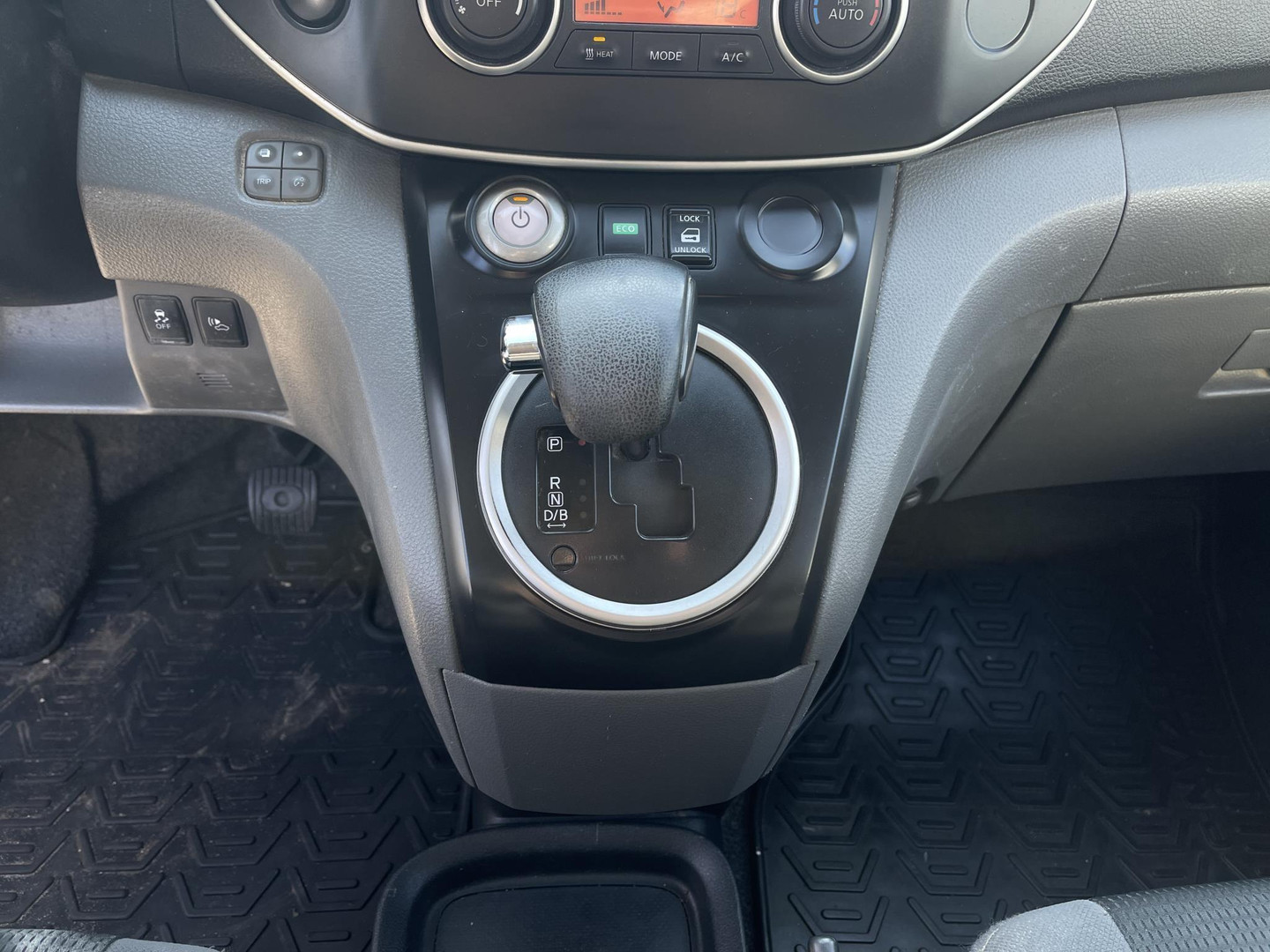 Nissan Nissan