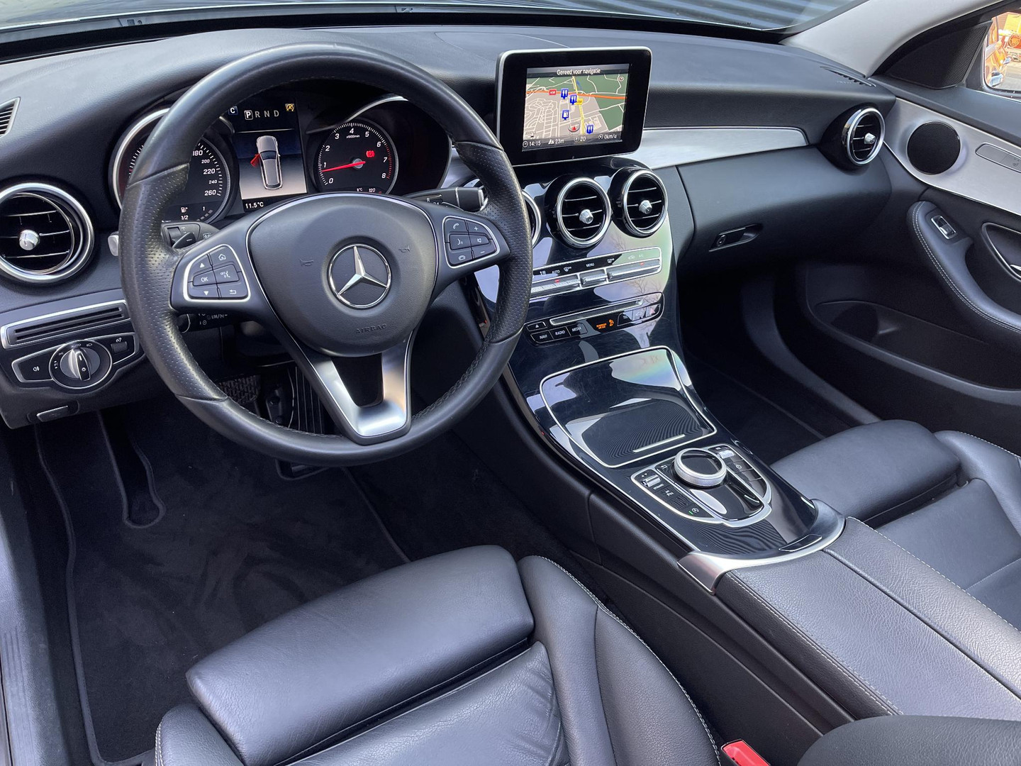 Mercedes-Benz Mercedes-Benz