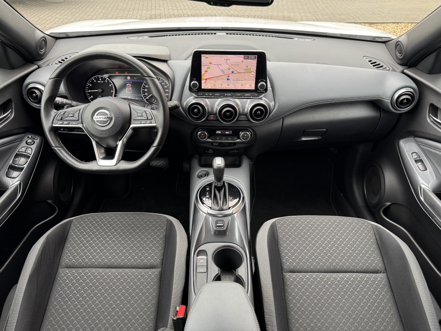 Nissan Nissan