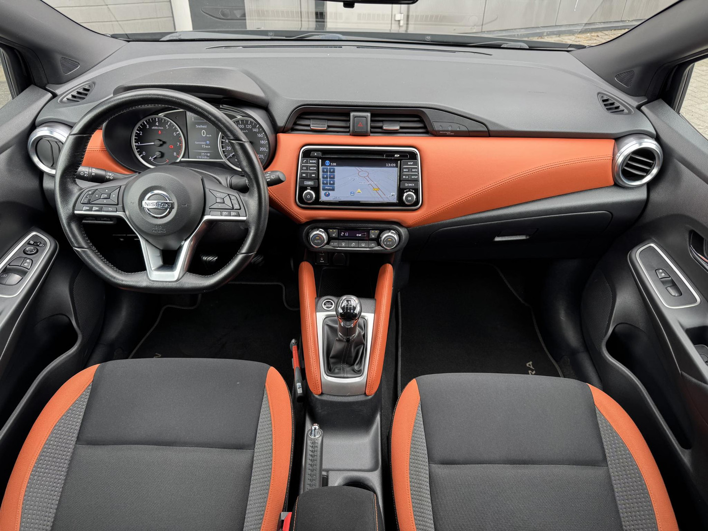 Nissan Nissan