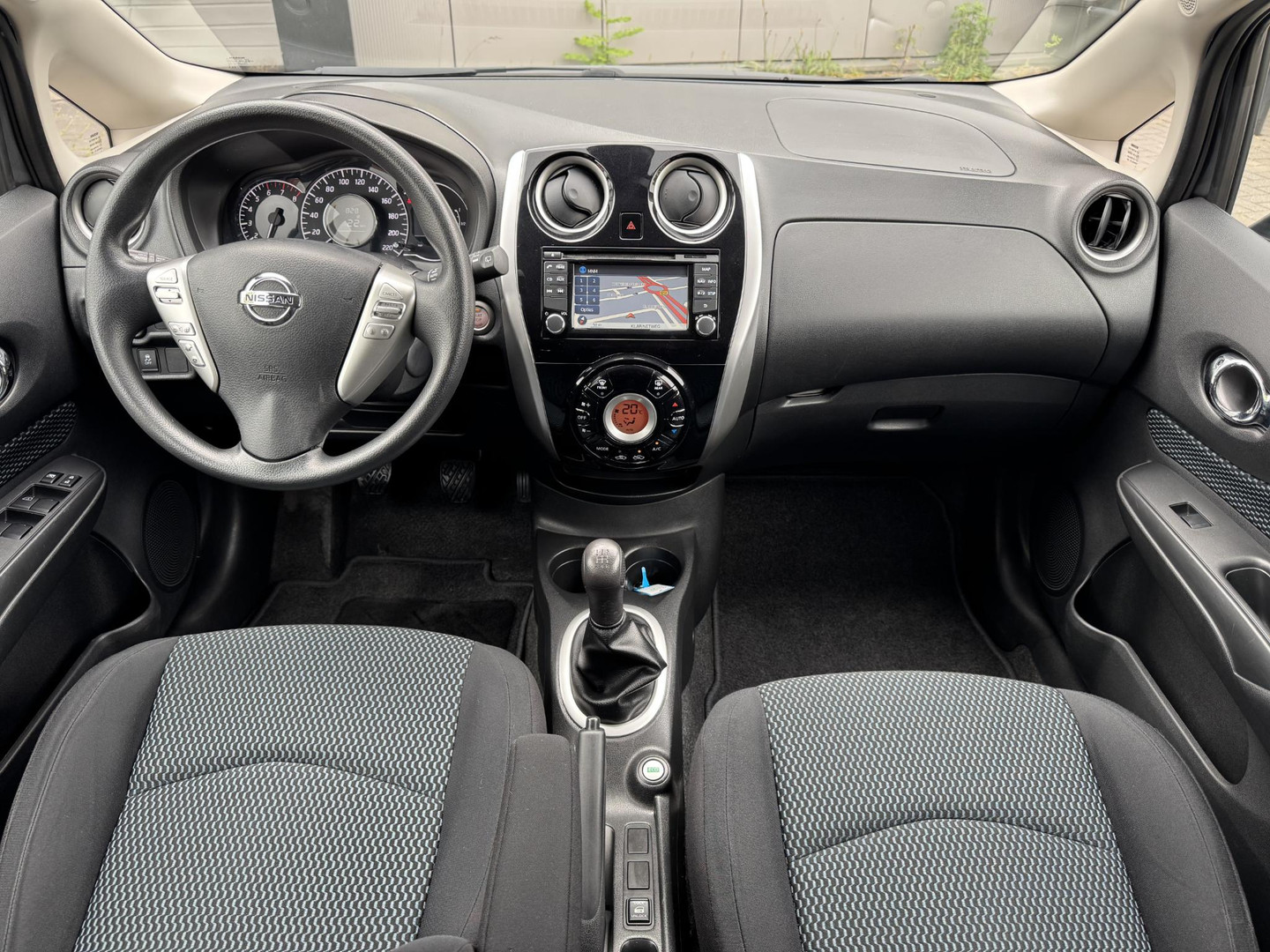 Nissan Nissan