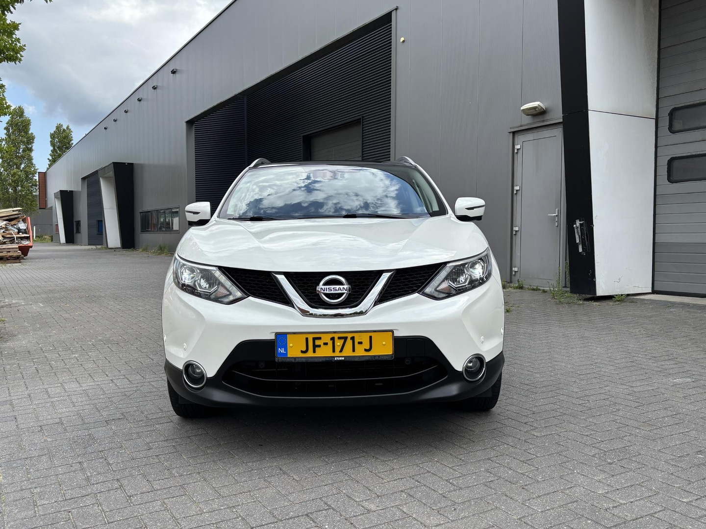 Nissan Nissan