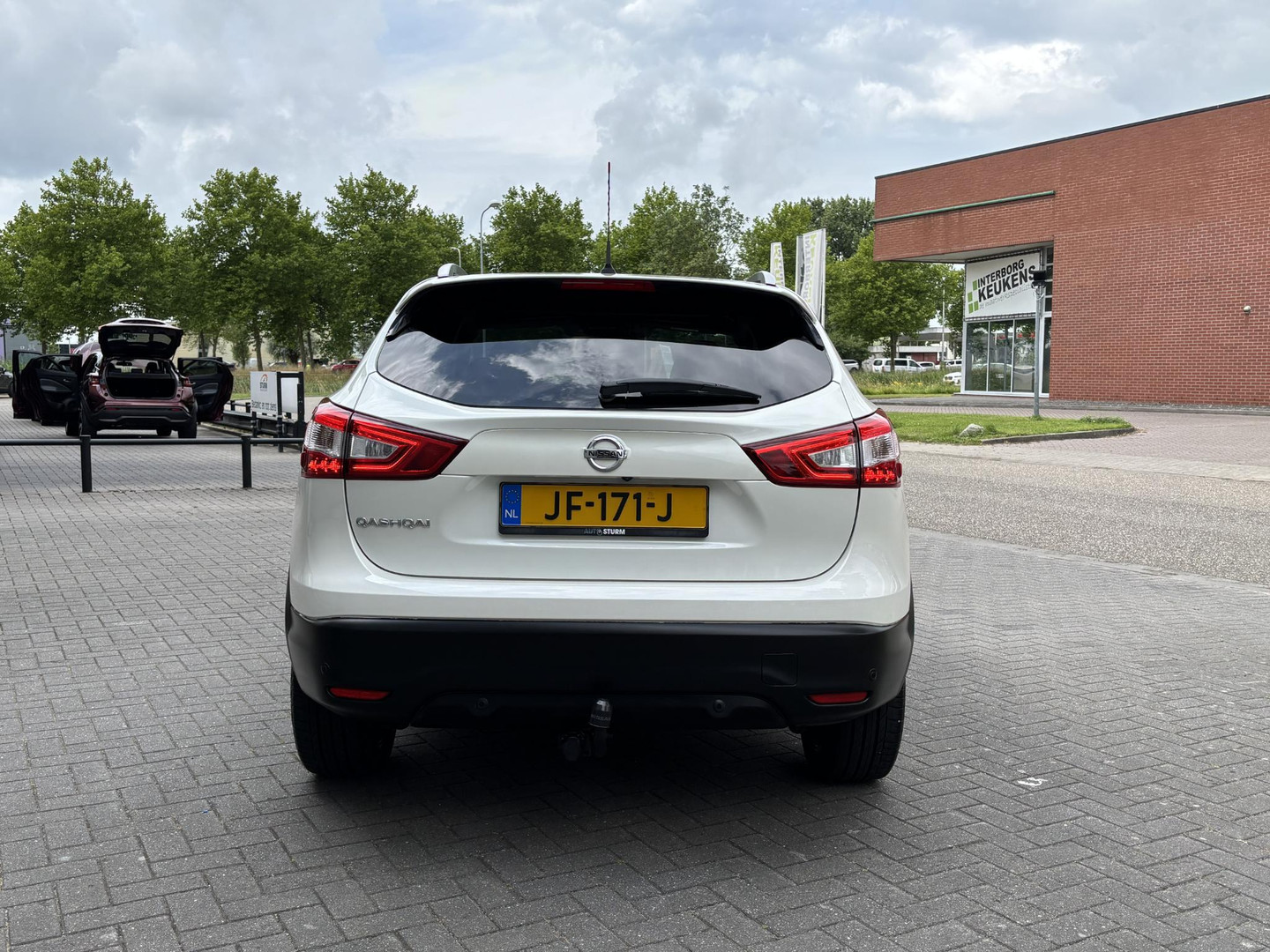 Nissan Nissan