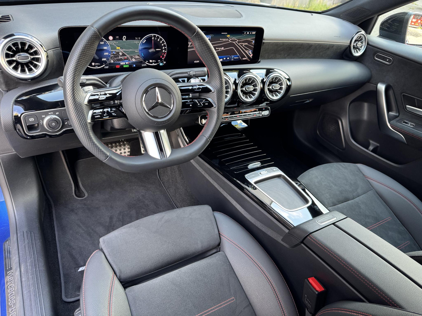 Mercedes-Benz Mercedes-Benz