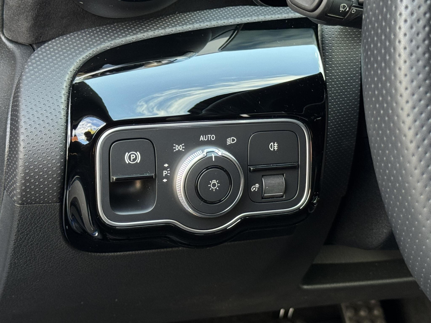 Mercedes-Benz Mercedes-Benz