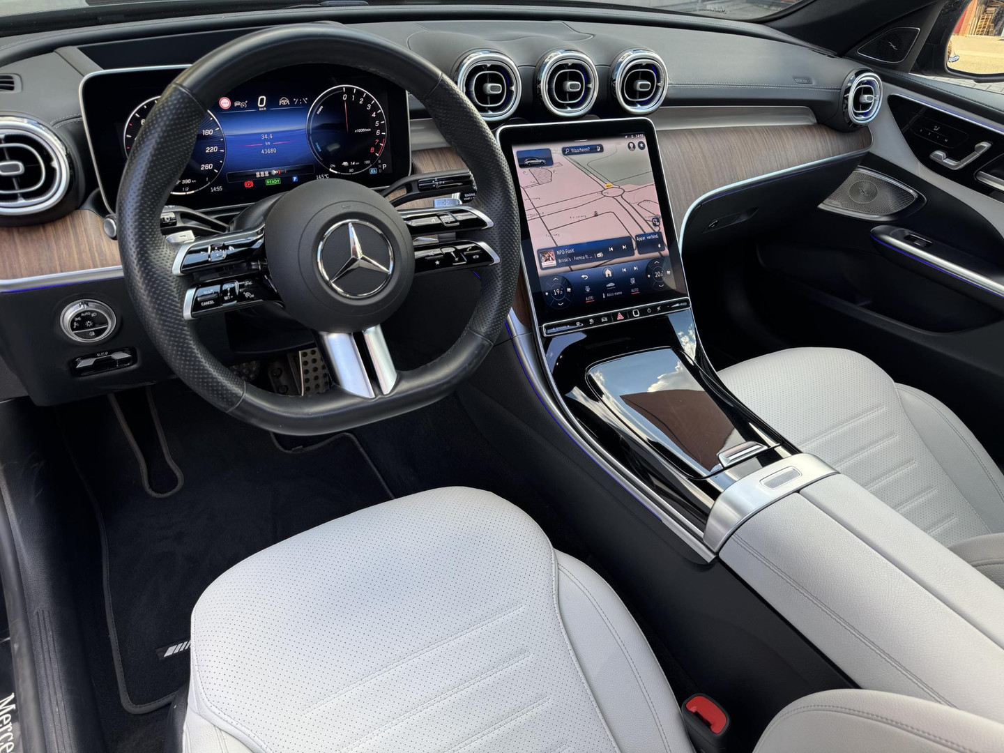 Mercedes-Benz Mercedes-Benz