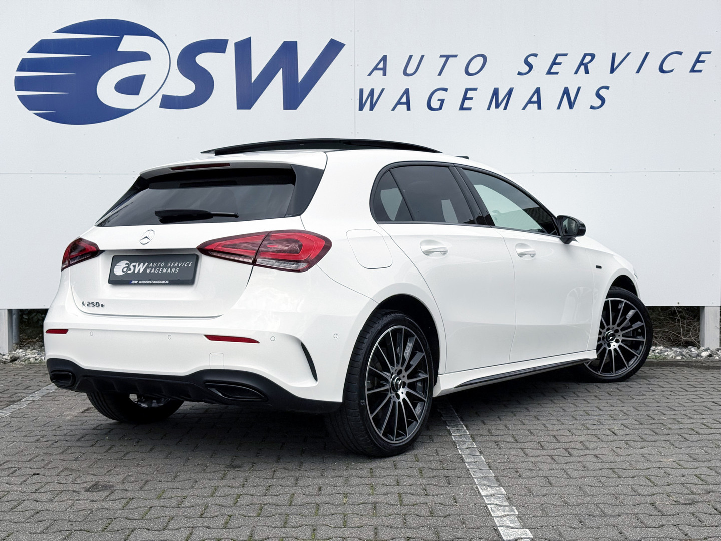 Mercedes-Benz Mercedes-Benz