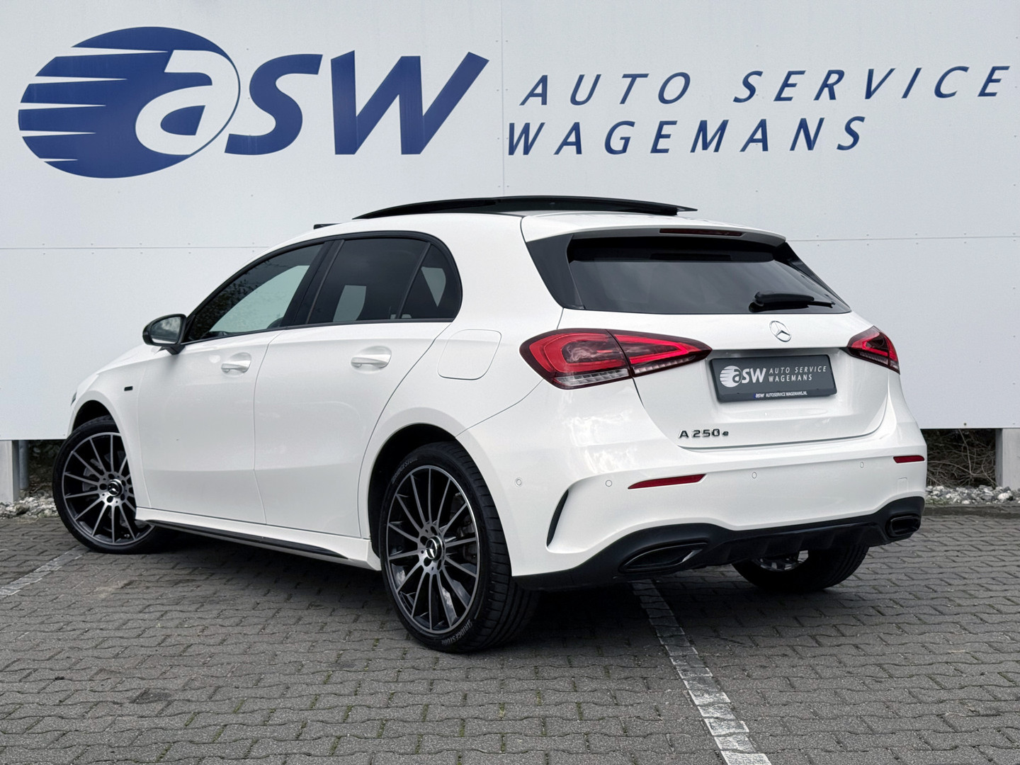 Mercedes-Benz Mercedes-Benz