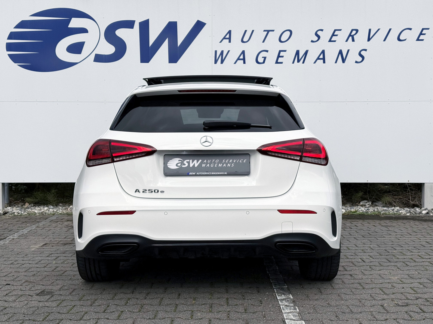 Mercedes-Benz Mercedes-Benz