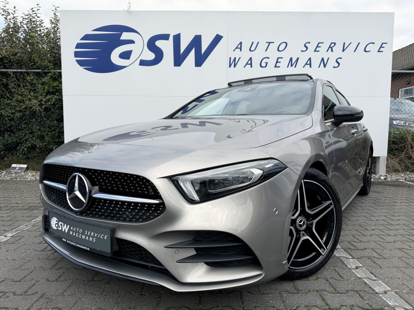 Mercedes-Benz Mercedes-Benz