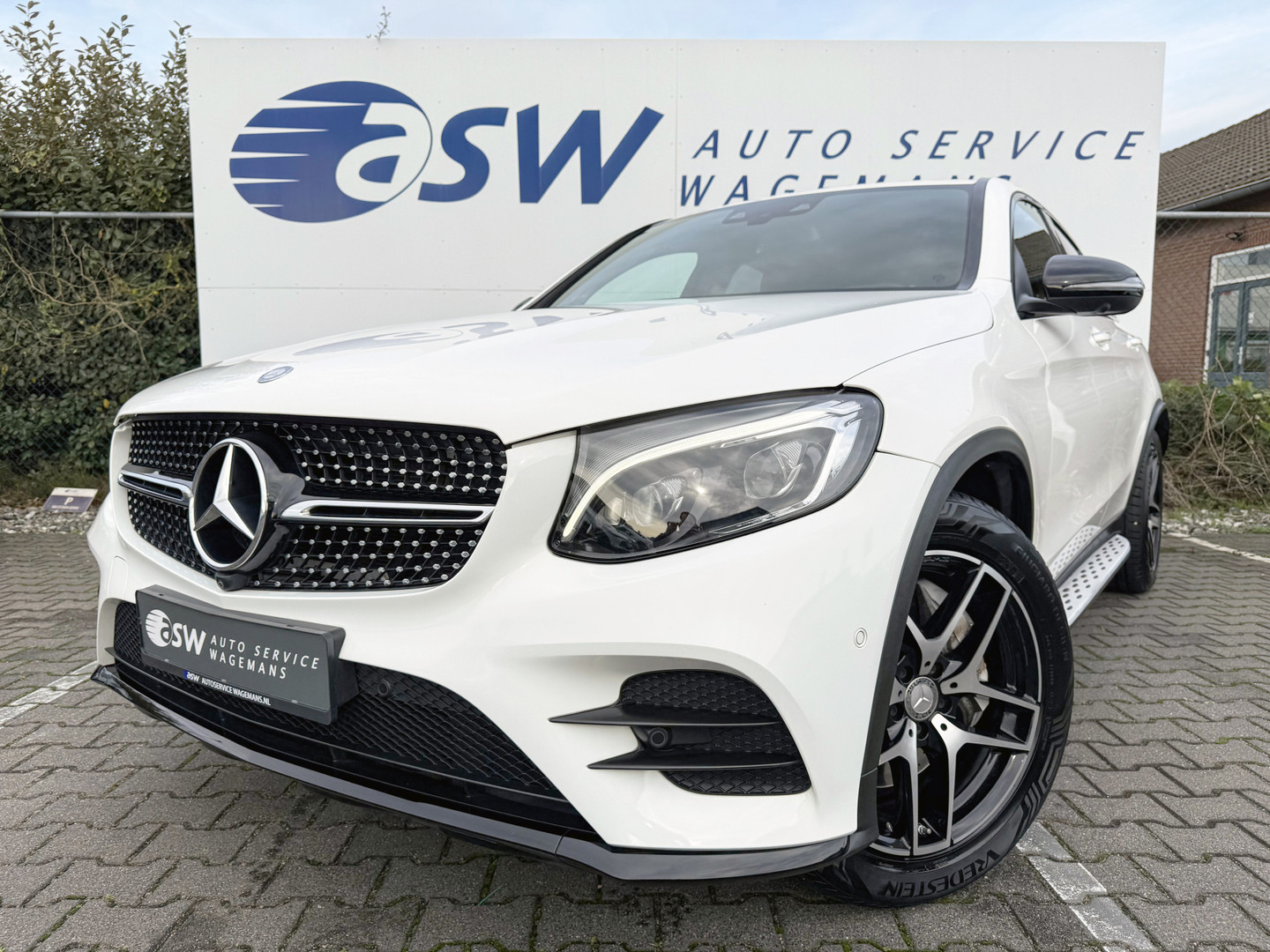 Mercedes-Benz Mercedes-Benz