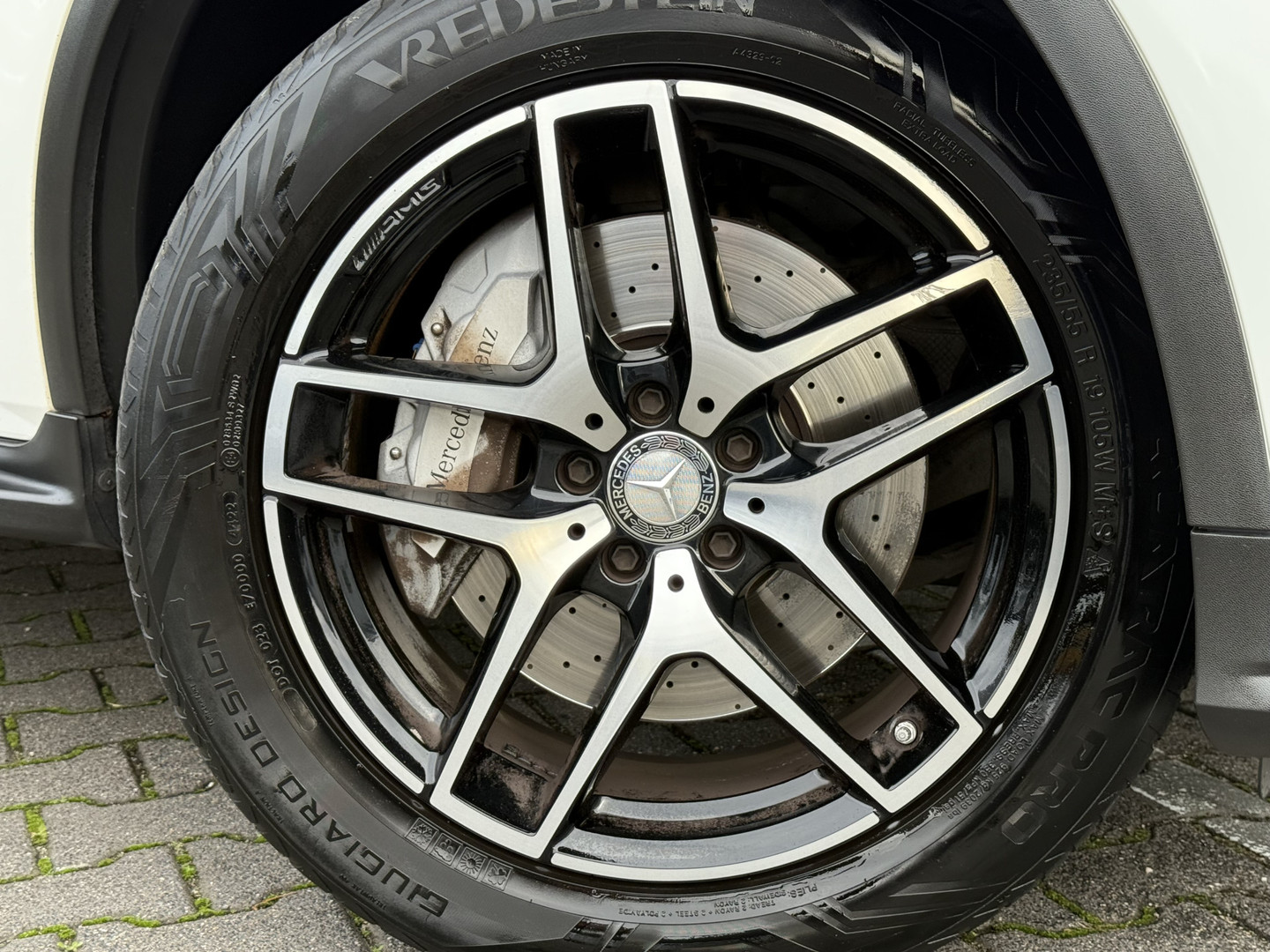 Mercedes-Benz Mercedes-Benz