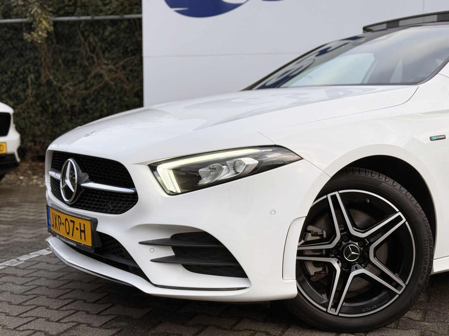 Mercedes-Benz Mercedes-Benz