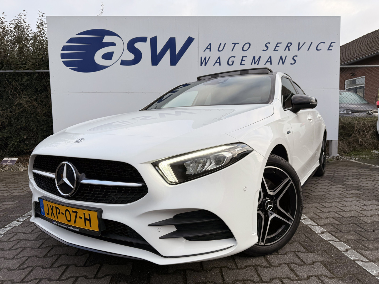 Mercedes-Benz Mercedes-Benz