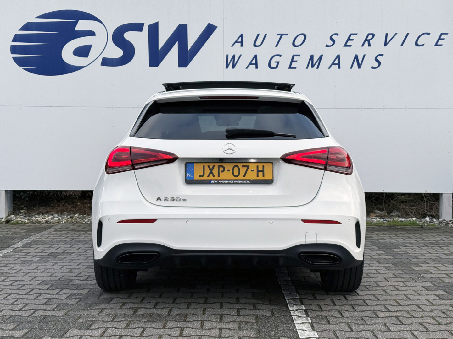 Mercedes-Benz Mercedes-Benz