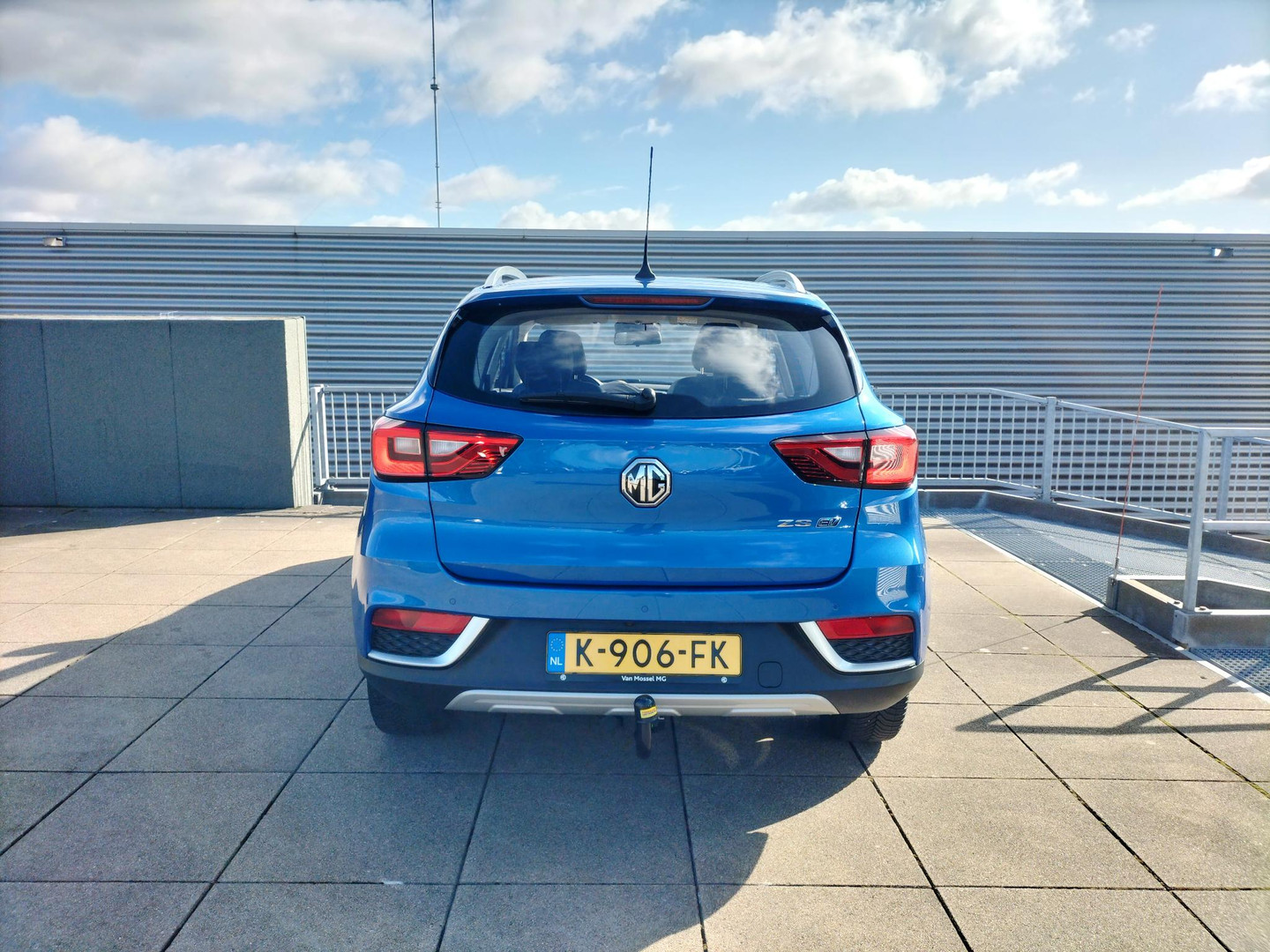 MG