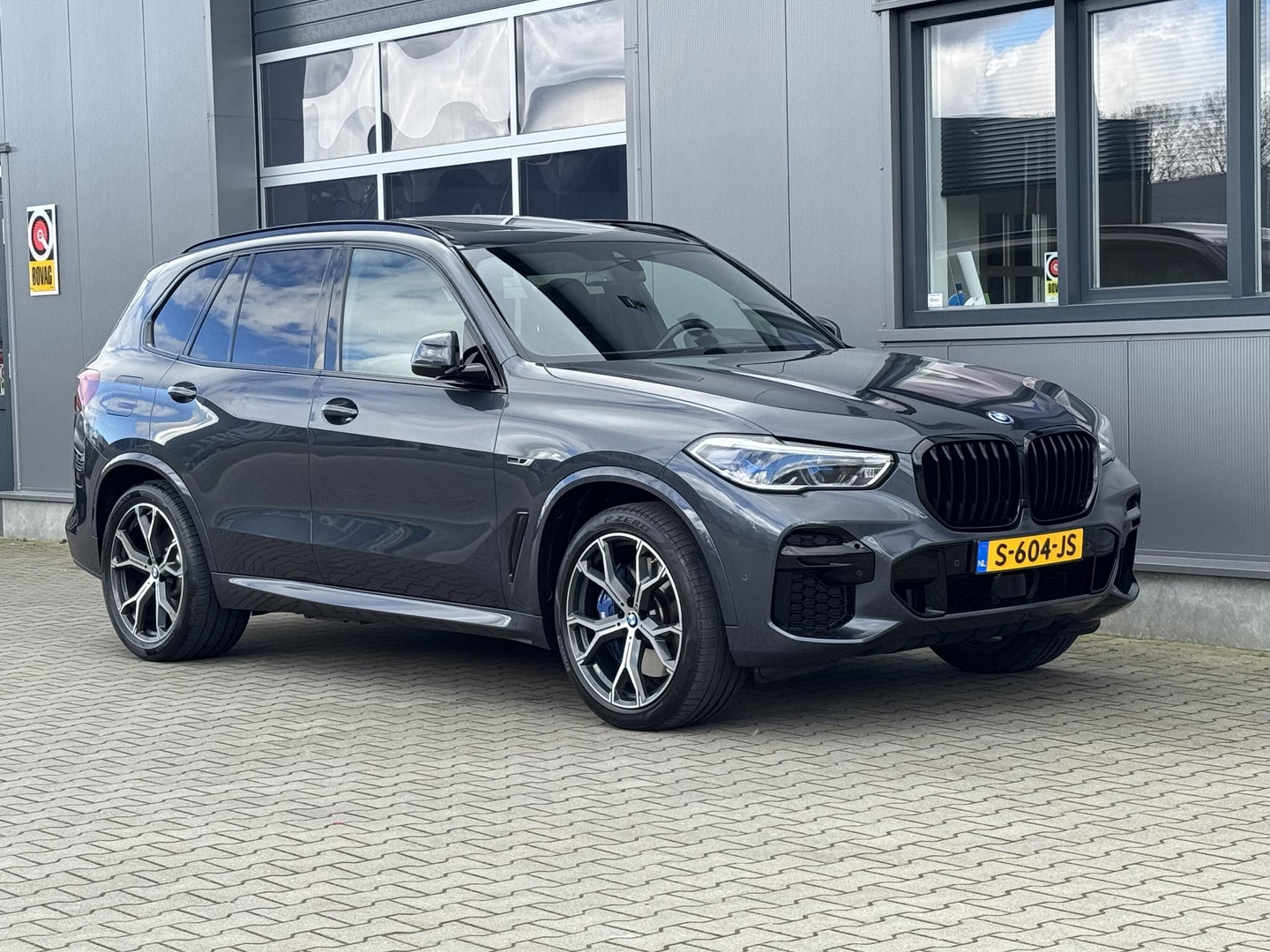 BMW BMW