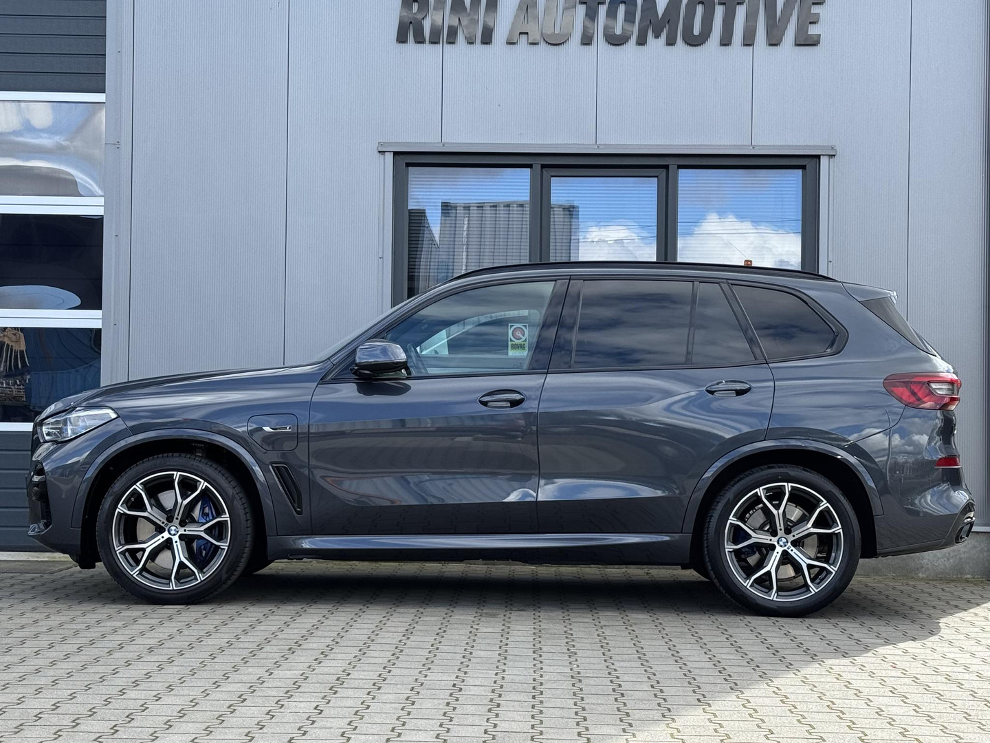 BMW BMW