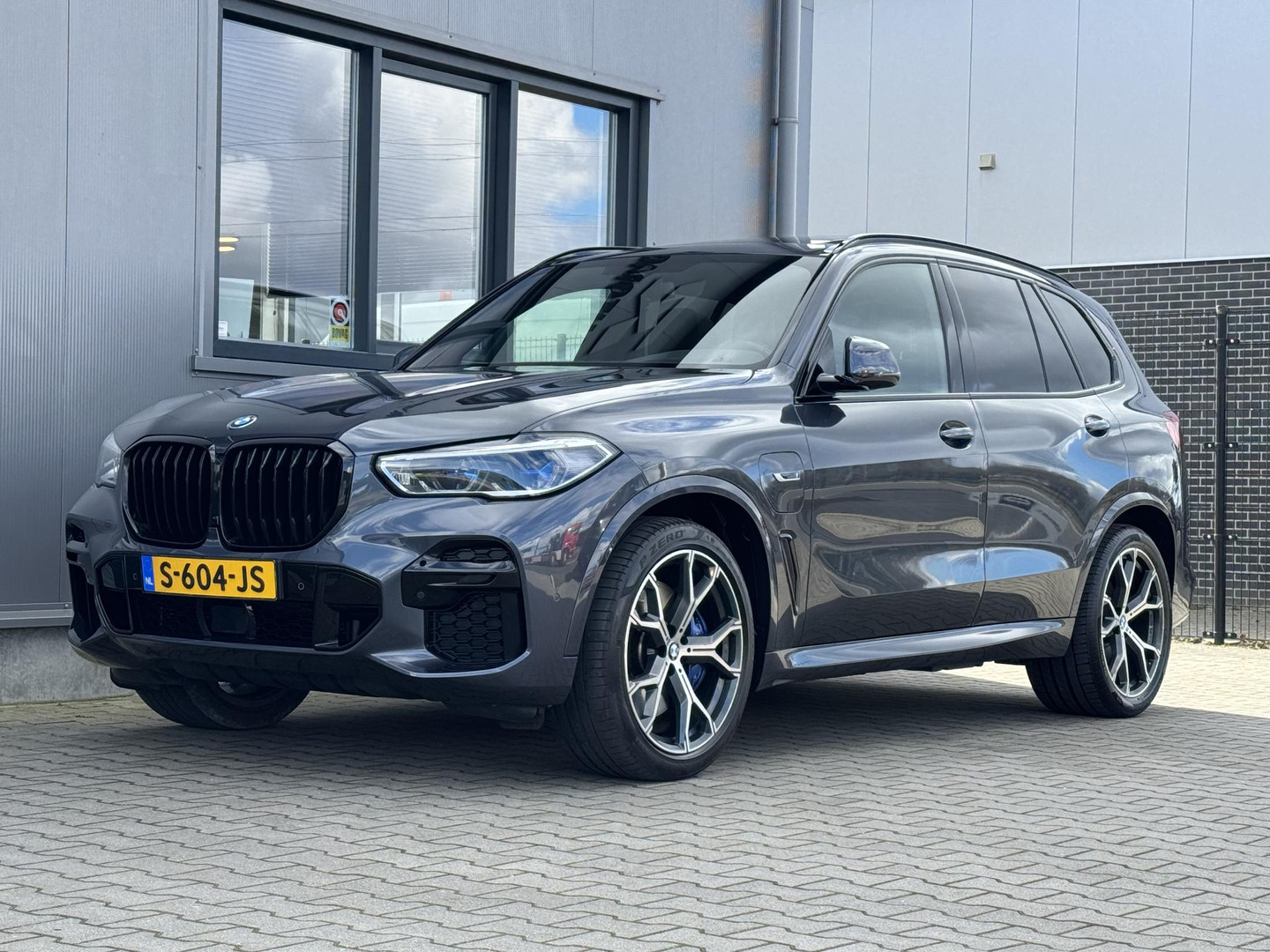 BMW BMW