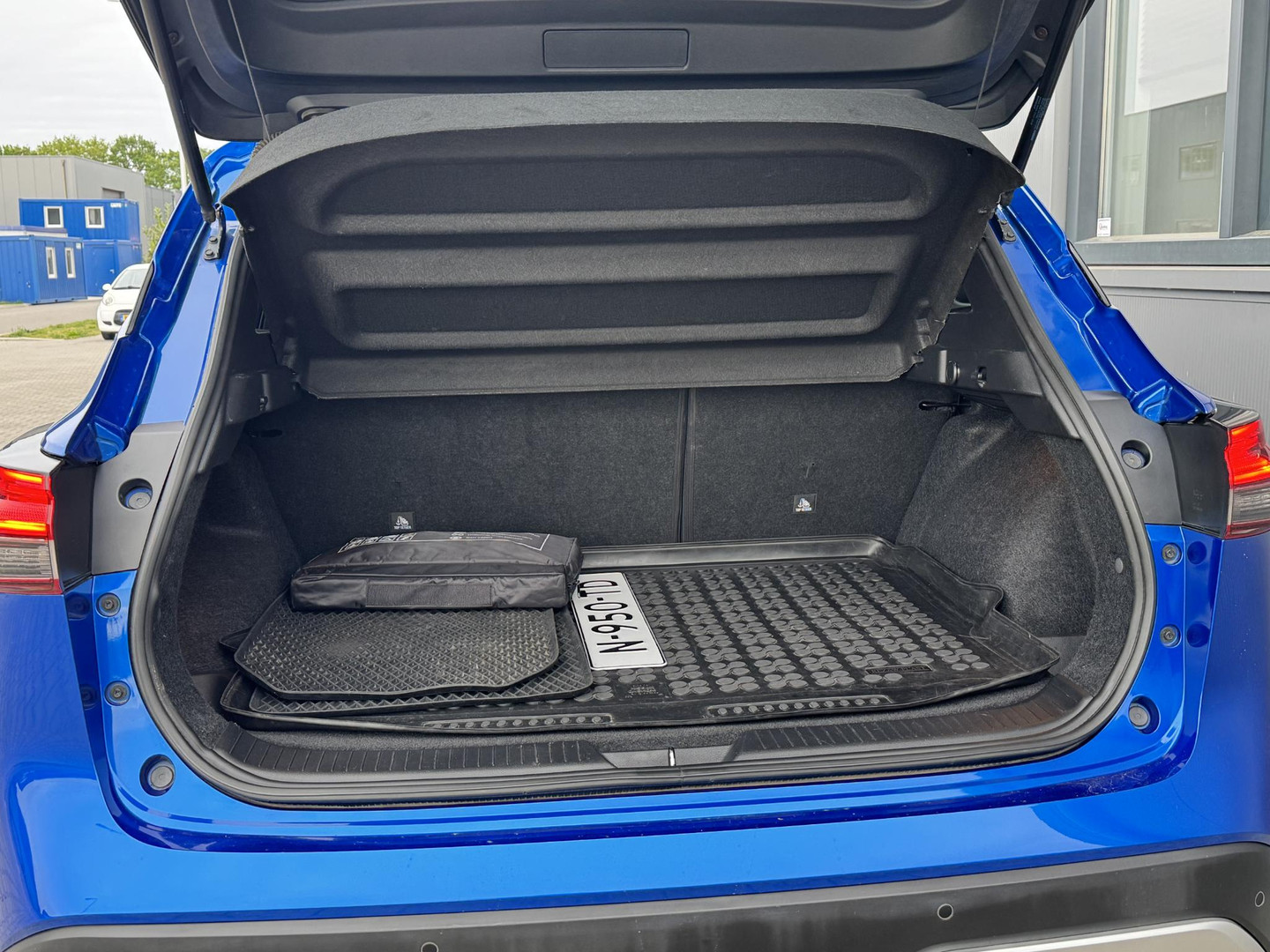 Nissan Nissan