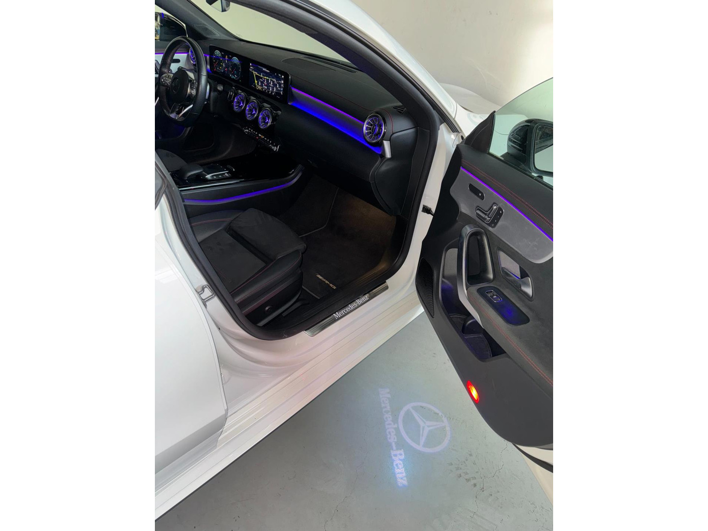 Mercedes-Benz Mercedes-Benz