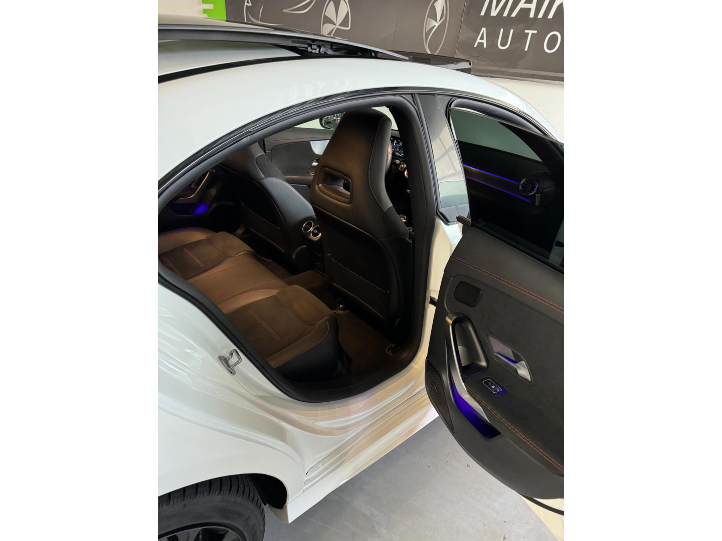 Mercedes-Benz Mercedes-Benz