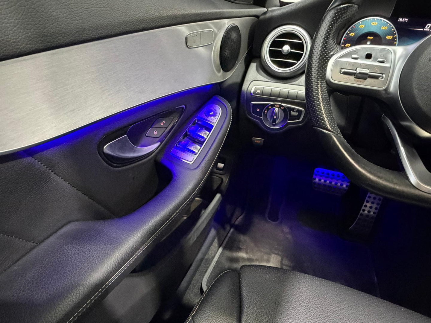 Mercedes-Benz Mercedes-Benz