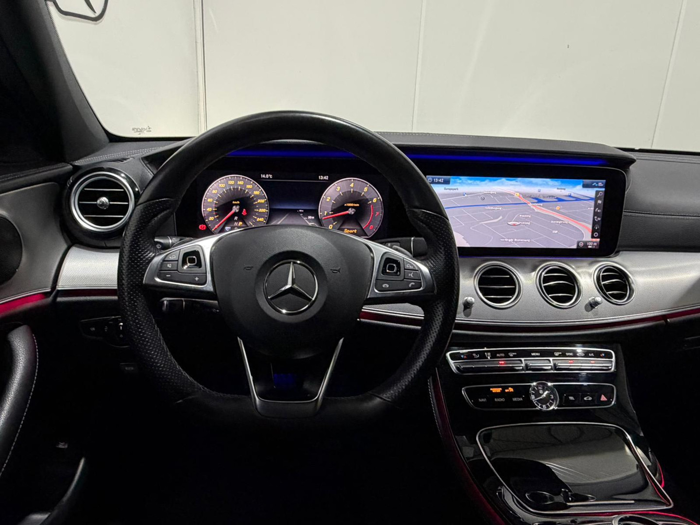 Mercedes-Benz Mercedes-Benz